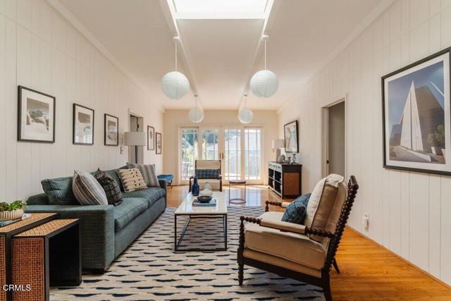 Detail Gallery Image 16 of 45 For 1300 Meadowbrook Rd, Altadena,  CA 91001 - 3 Beds | 2 Baths