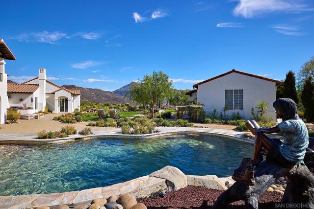 17010 Butterfield Trl, Poway CA: https://media.crmls.org/mediaz/f477b15d-5ecc-4812-ba68-dac3584b4a7d.jpg