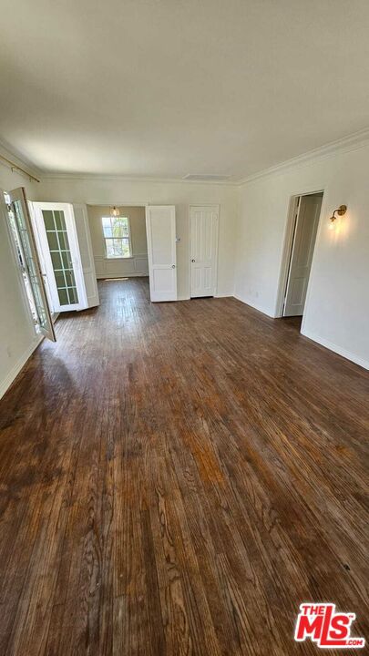 2615 W Edgehill, Los Angeles CA: https://media.crmls.org/mediaz/f4785619-ce0c-40ec-a3f1-80a3edbdb793.jpg