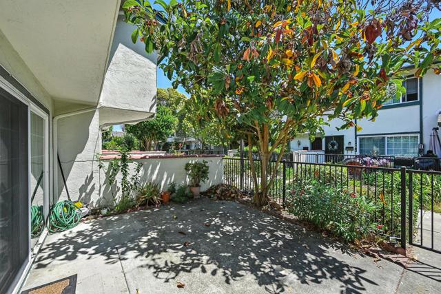 4423 Corto Monterey, Union City CA: https://media.crmls.org/mediaz/f47869a4-dbc7-4e70-8e79-15a49618f552.jpg