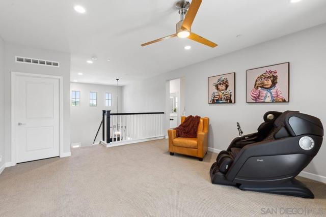 1217 Stockton Pl, Escondido CA: https://media.crmls.org/mediaz/f4788010-c159-43d8-98ef-fb718159f31a.jpg