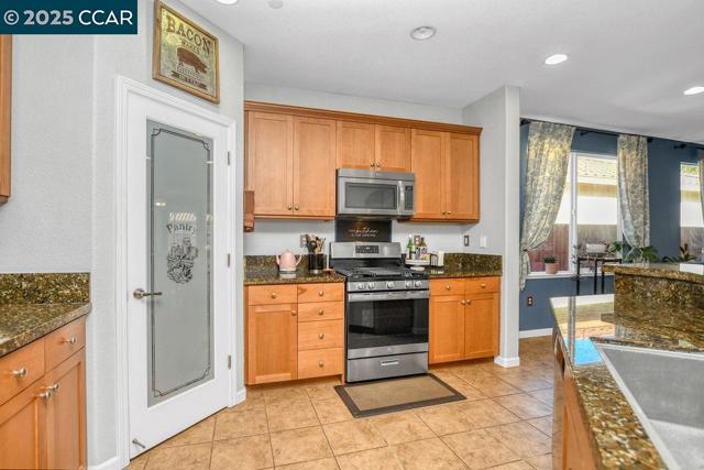 9956 Pyramid, Discovery Bay CA: https://media.crmls.org/mediaz/f4788277-43af-42e2-a342-9fe980efb5ad.jpg