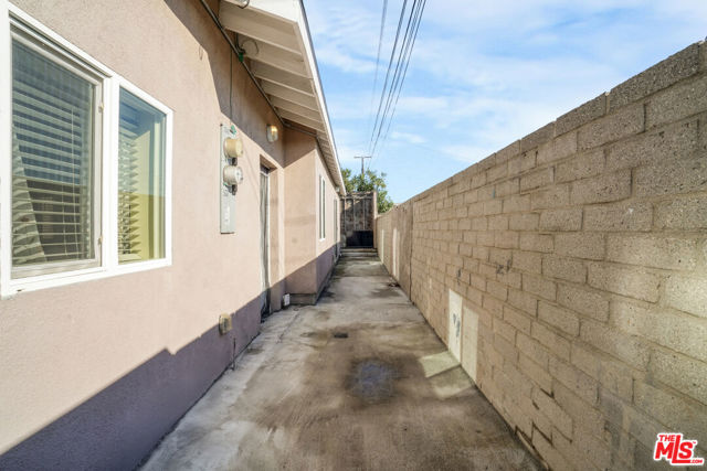 2046 W 112th Street, Los Angeles CA: https://media.crmls.org/mediaz/f478a58c-dff5-42bd-829a-ec00b3e5dc50.jpg