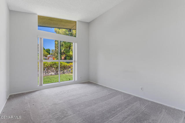 18854 Edleen Drive, Tarzana CA: https://media.crmls.org/mediaz/f4791826-f50c-49e6-ace1-8d2f6e51a84d.jpg