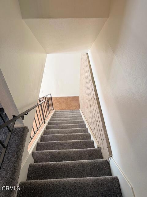 Detail Gallery Image 4 of 8 For 1156 Chalmette Ave, Ventura,  CA 93003 - 2 Beds | 1 Baths