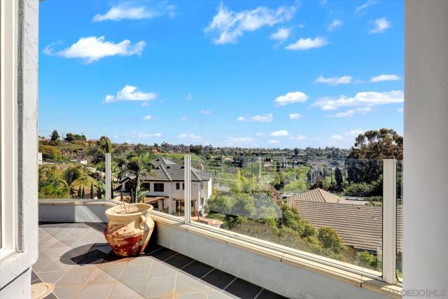 6727 Cavite Ct., San Diego CA: https://media.crmls.org/mediaz/f4797b7b-2b8f-4352-a19b-b3c1e632cb2d.jpg