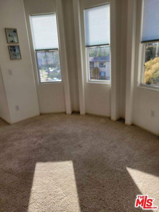 11870 WASHINGTON Place, Los Angeles, California 90066, 2 Bedrooms Bedrooms, ,2 BathroomsBathrooms,Condominium,For Sale,WASHINGTON,24425755