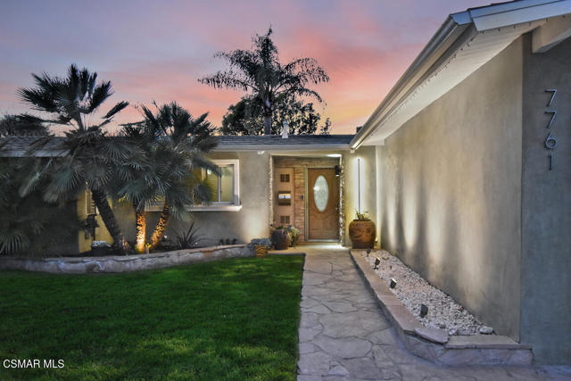 7761 Balcom Avenue, Reseda CA: https://media.crmls.org/mediaz/f479bbb4-cdc7-469d-bf62-1acd02a30d21.jpg