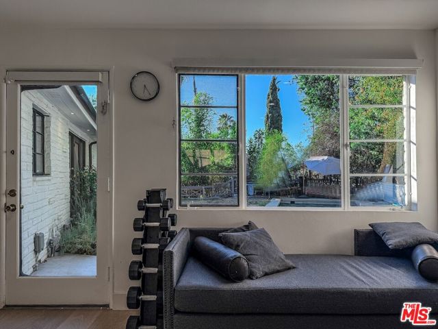 4108 Valley Vista Court, Sherman Oaks CA: https://media.crmls.org/mediaz/f479d851-8b8b-476f-b69e-0e40d14afb25.jpg