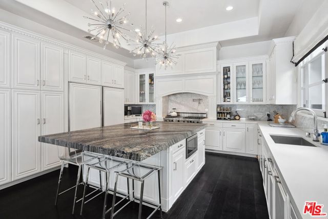 1600 Clear View Drive,  CA: https://media.crmls.org/mediaz/f479e77d-521c-454d-b541-0fcb79c6f7d6.jpg