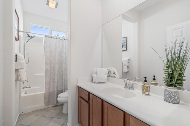 Image 23 of 45 For 84345 Volare Avenue