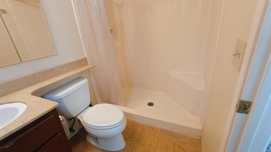 https://media.crmls.org/mediaz/f47ad4e7-f256-437f-a1bc-aa170752e260.jpg?preset=X-Large