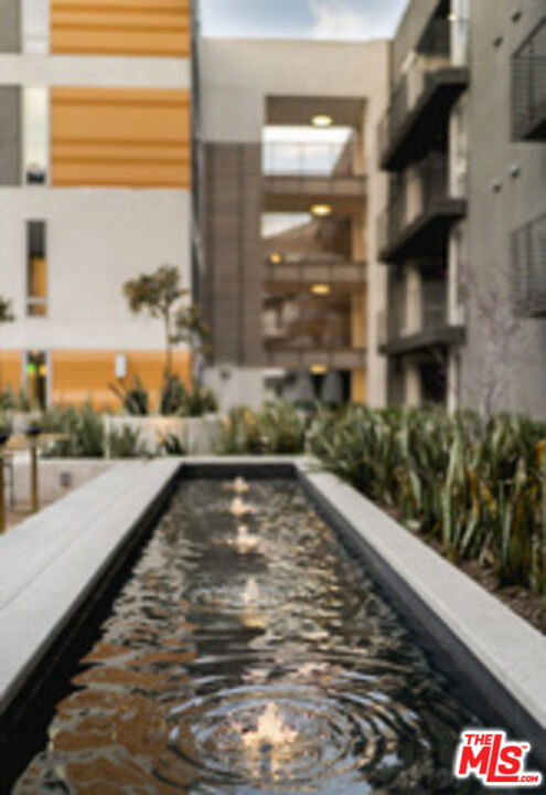 3425 W OLIVE Avenue, Burbank CA: https://media.crmls.org/mediaz/f47adcf3-9975-4f78-b7b6-8a7ee80319af.jpg