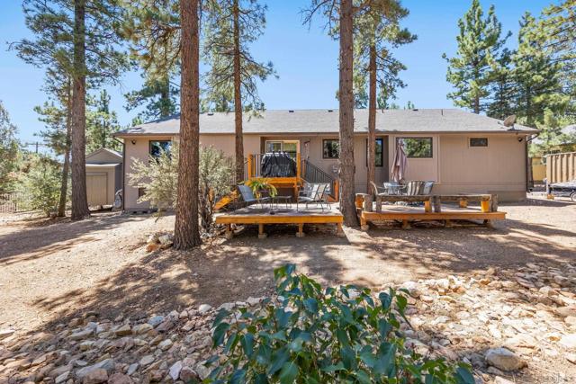 530 CREEKSIDE LN, Big Bear CA: https://media.crmls.org/mediaz/f47b5955-0801-41d3-8a29-107f1eb742a1.jpg