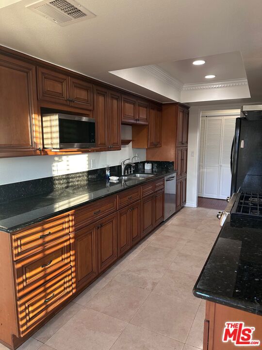 10409 Riverside Drive, 304 photo 5