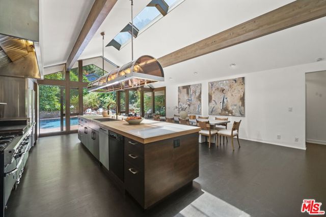 3 Latimer Road, Santa Monica CA: https://media.crmls.org/mediaz/f47c71d4-c7f5-4394-b480-c3d019ef1532.jpg