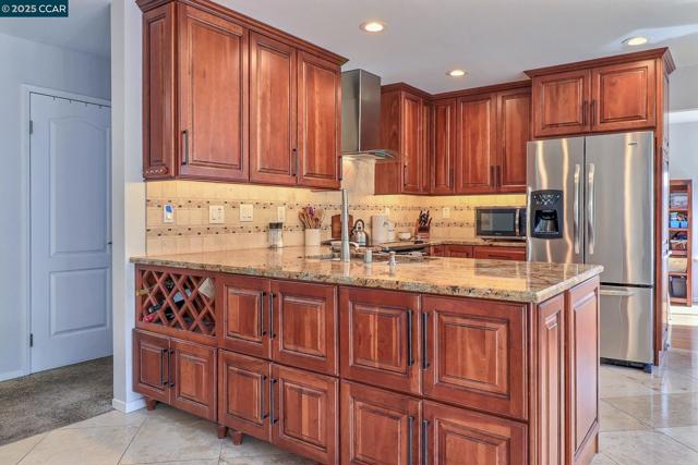 1728 Peachwillow St, Pittsburg CA: https://media.crmls.org/mediaz/f47d7a80-769b-4c7b-80f3-49d99d5d9fe3.jpg