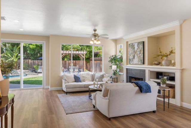 895 Oak Brook Way, Gilroy CA: https://media.crmls.org/mediaz/f47d884a-a707-4fd0-b4c9-749ced191ae4.jpg