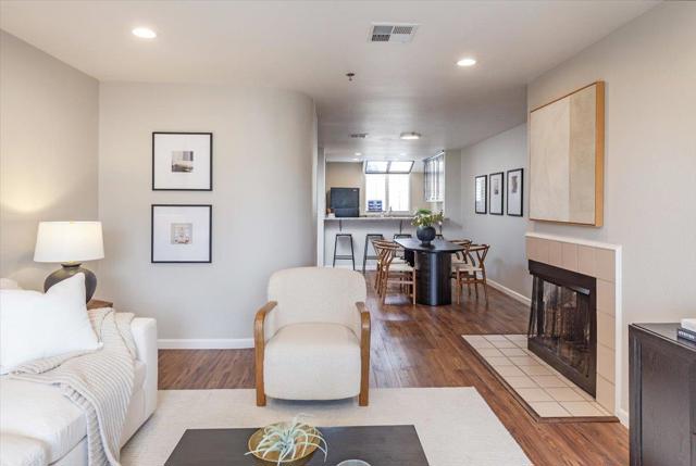 2409 Park Boulevard, Palo Alto CA: https://media.crmls.org/mediaz/f47dfc94-1572-4f67-ada8-cae6db26444b.jpg
