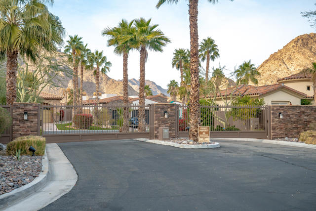 77170 Casa Del Sol, La Quinta CA: https://media.crmls.org/mediaz/f47e78bd-521d-464c-98dd-38114f3fc5a7.jpg