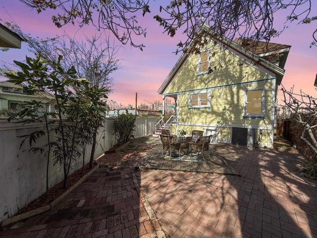 398 W San Fernando, San Jose CA: https://media.crmls.org/mediaz/f47ec1c7-69f7-4dd6-bc7d-d27535ce8e83.jpg