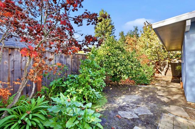 3839 Ross Road, Palo Alto CA: https://media.crmls.org/mediaz/f47f318e-37c8-41ac-867f-75c2f8ad5c31.jpg