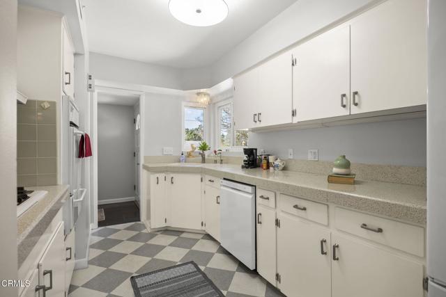 514 Avenida De La Vereda, Ojai CA: https://media.crmls.org/mediaz/f47f48cd-9625-499b-a843-4984982f01e6.jpg
