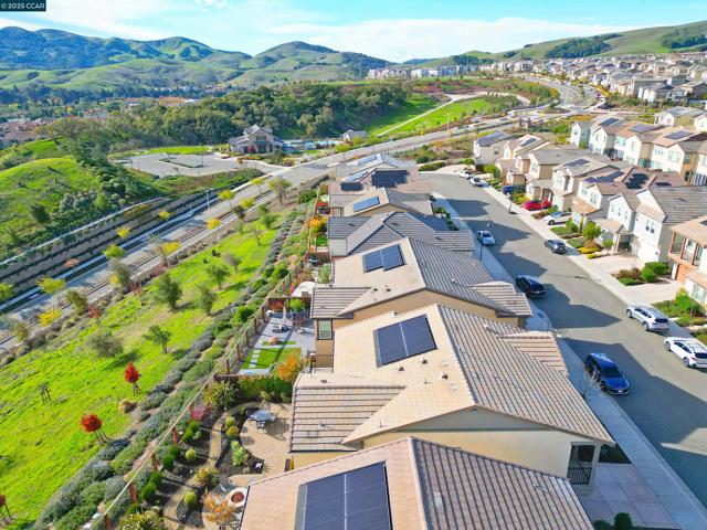 528 Caprio Ct, San Ramon CA: https://media.crmls.org/mediaz/f47f6335-5850-46a0-b94d-eb31279ba57c.jpg