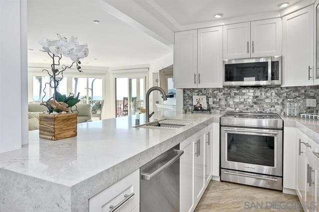 4465 Ocean Blvd, San Diego CA: https://media.crmls.org/mediaz/f4801ea1-cfff-4209-bdd2-64f69fa181ef.jpg