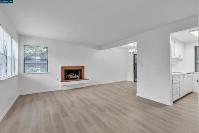 890 Camelback Pl, Pleasant Hill CA: https://media.crmls.org/mediaz/f4816645-ac9c-4026-9b86-4c124aea95eb.jpg