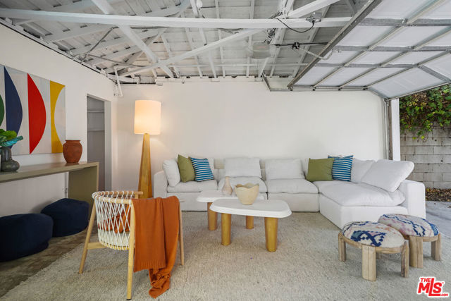 2212 Navy Street, Santa Monica CA: https://media.crmls.org/mediaz/f4828418-ad7d-4cd8-8c32-903cb2b3f5fc.jpg