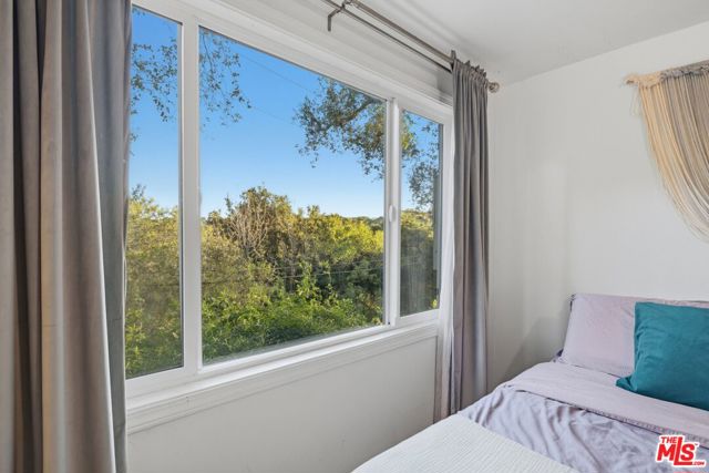 21936 Canon Drive, Topanga CA: https://media.crmls.org/mediaz/f48414b2-d222-43cd-b84b-70b7769f0ad4.jpg