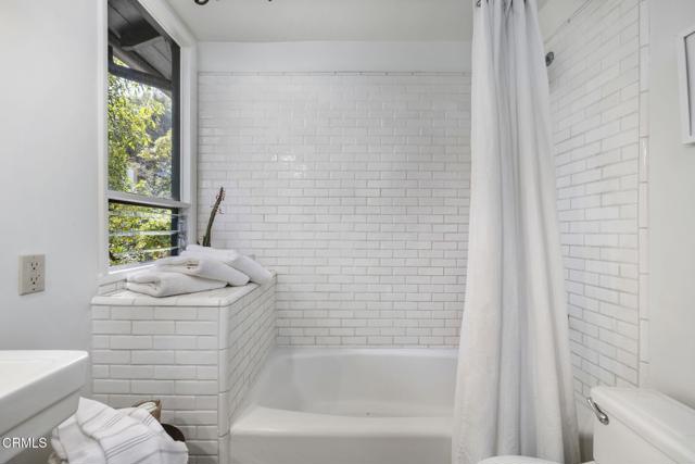 Detail Gallery Image 16 of 53 For 1556 Scenic Dr, Pasadena,  CA 91103 - 2 Beds | 1 Baths