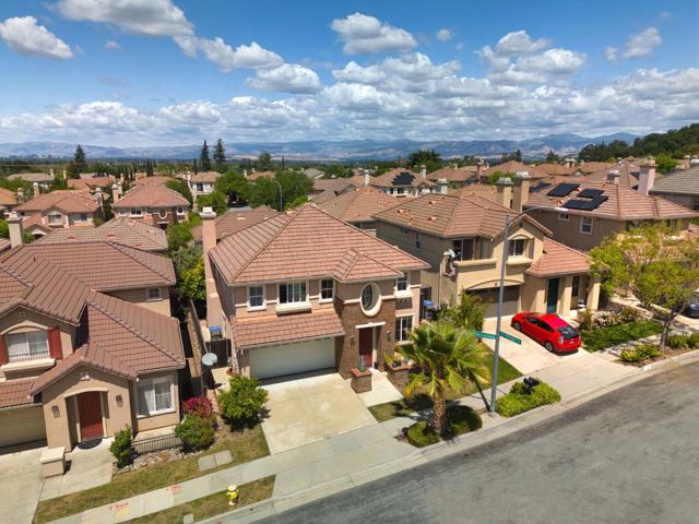 1687 Via Cortina, San Jose CA: https://media.crmls.org/mediaz/f4844676-2b36-4134-99be-f8d45bed8e4c.jpg