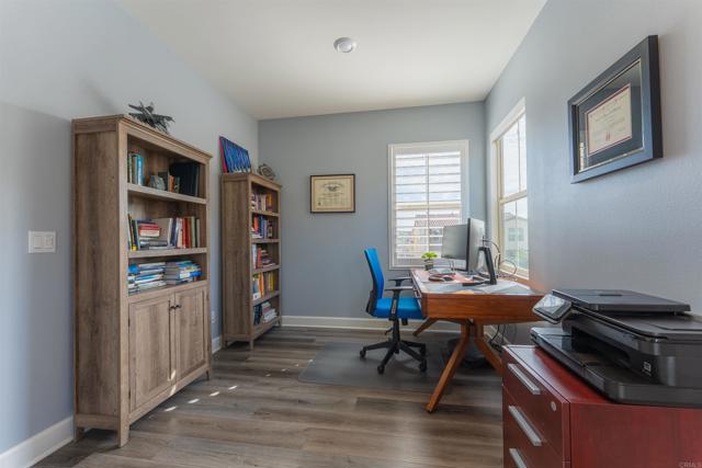 Detail Gallery Image 7 of 27 For 1127 Calle Pilares, Chula Vista,  CA 91913 - 4 Beds | 3/1 Baths