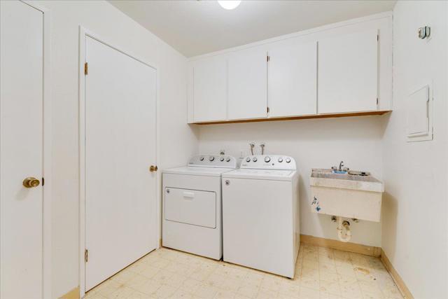 334 Lee Street, Santa Cruz CA: https://media.crmls.org/mediaz/f484f81f-9795-4113-8ed9-d9741382ab97.jpg