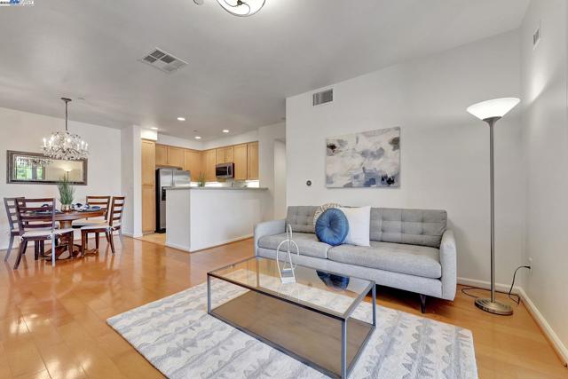 20500 Town Center Ln, Cupertino CA: https://media.crmls.org/mediaz/f48553ad-ac5c-4a13-8b46-005cd51963dc.jpg