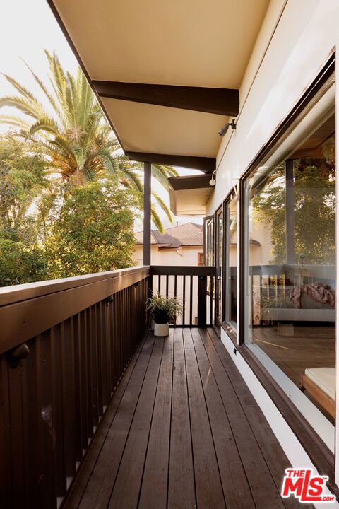 1 Bed Home for Sale in Los Angeles, California