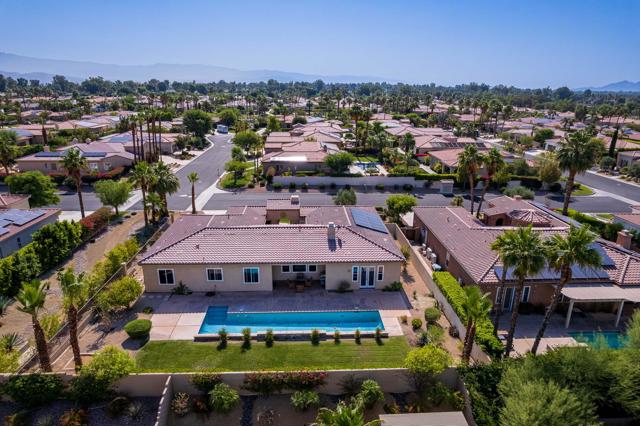 69727 Camino Pacifico, Rancho Mirage CA: https://media.crmls.org/mediaz/f485d0a1-d310-49b7-89a1-342a23e0d430.jpg
