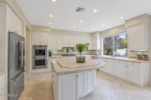181 Dusty Rose Court, Simi Valley CA: https://media.crmls.org/mediaz/f485efbe-44bd-480a-aa98-2761d4cb9f22.jpg