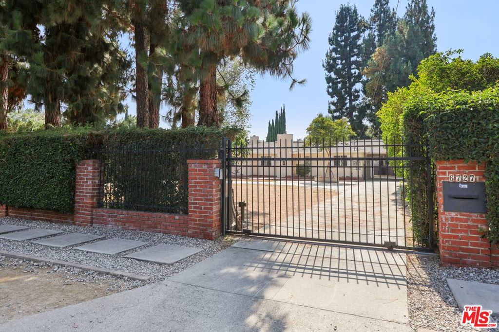 6727 Orion Avenue