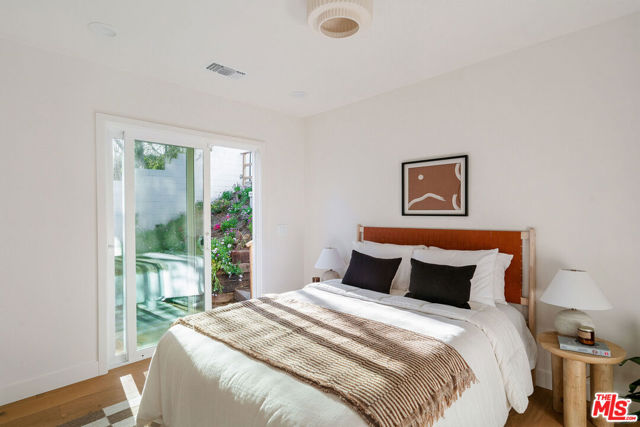 4405 Springdale Drive, Los Angeles CA: https://media.crmls.org/mediaz/f4867c7a-7107-4584-bf3e-01018190dcc6.jpg