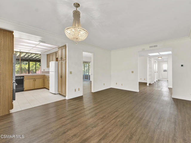 121 Ensenada Avenue, Newbury Park CA: https://media.crmls.org/mediaz/f486abb7-cf83-41ec-ac91-b7e327c3688e.jpg