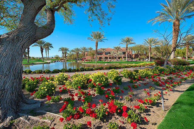 379 Tomahawk Drive, Palm Desert CA: https://media.crmls.org/mediaz/f48700c2-7257-4a1f-a916-1063112b33d9.jpg