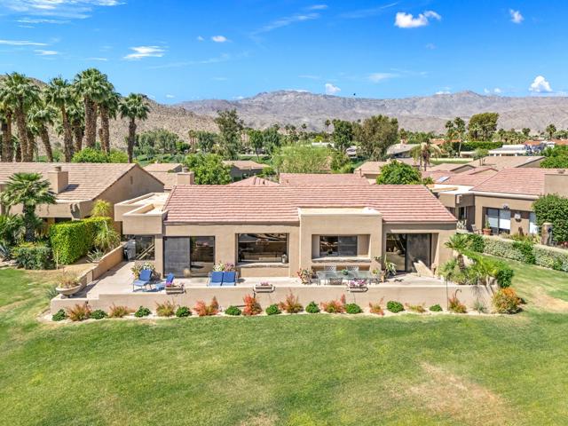 73231 Mariposa Drive, Palm Desert CA: https://media.crmls.org/mediaz/f4870bda-2591-45a2-bc96-2e25d076337f.jpg