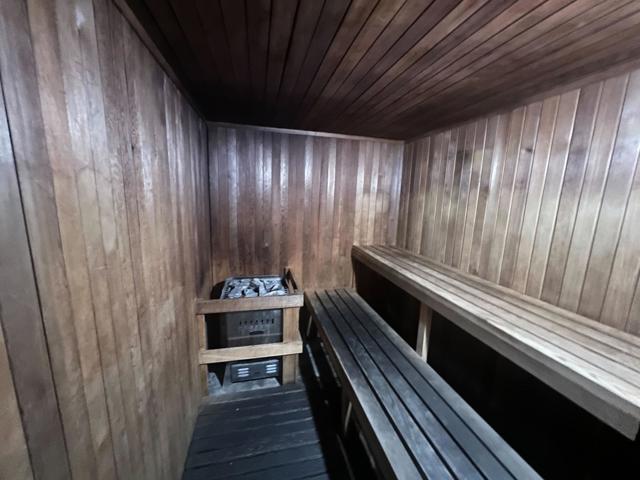 4175 George Avenue, San Mateo CA: https://media.crmls.org/mediaz/f4870edb-b8a5-4150-97f9-bab0913573e0.jpg