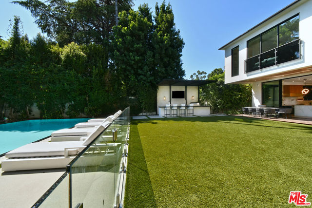 4544 Woodley Avenue, Encino CA: https://media.crmls.org/mediaz/f487116d-819e-4687-b286-ac78ea1200af.jpg