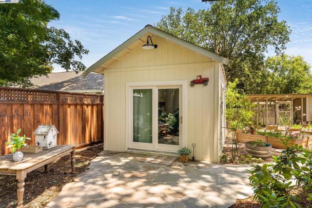 20 Donna Ln, Danville CA: https://media.crmls.org/mediaz/f4885280-affb-4b65-bf09-c69cde66258a.jpg