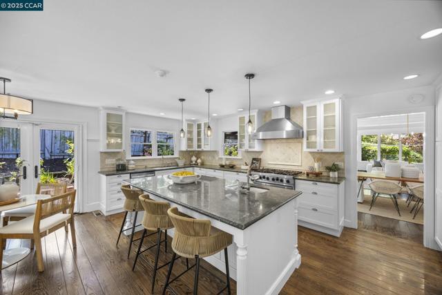 3475 Springhill Rd, Lafayette CA: https://media.crmls.org/mediaz/f4886fe3-1d29-4ec6-9cbc-6c26fec5995c.jpg