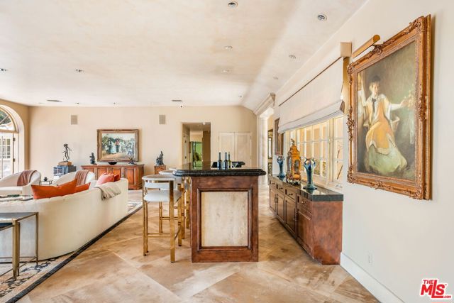 10820 Ambazac Way, Los Angeles CA: https://media.crmls.org/mediaz/f488b228-6d79-4c02-9108-aecde61dd372.jpg